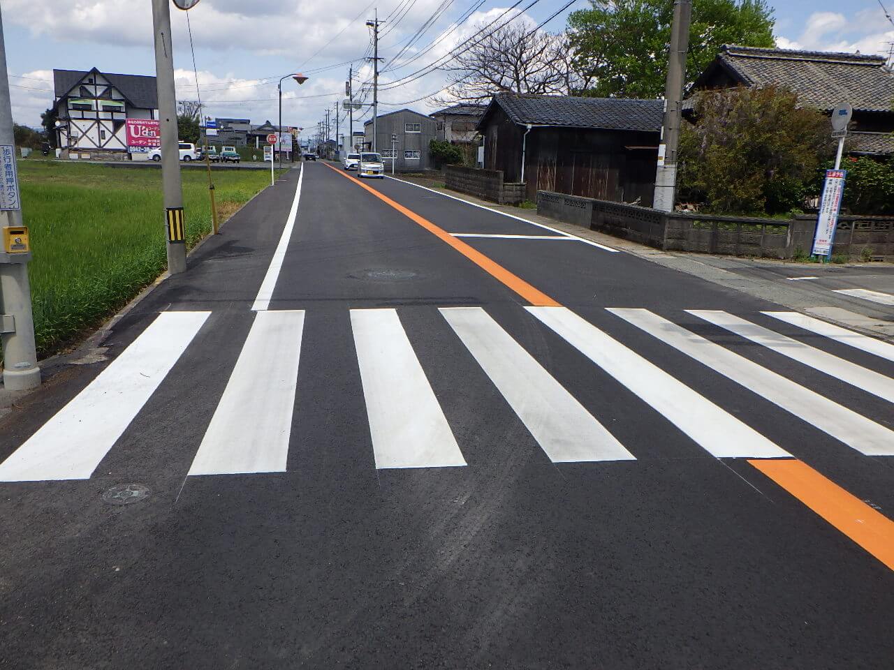 久留米市の建設会社フジクロによる公共道路工事の施工現場全景