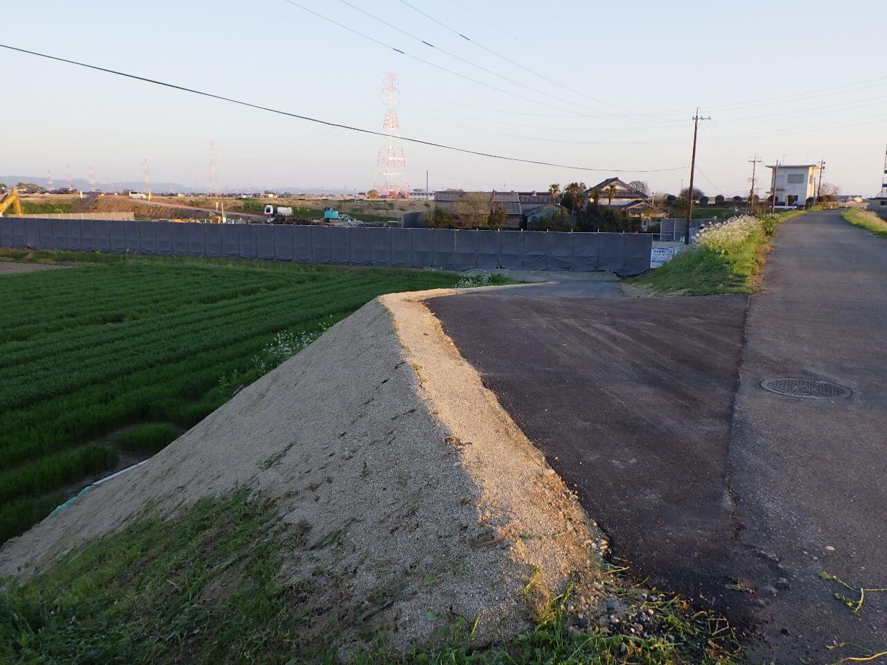 久留米市の建設会社フジクロが手がける崖の法面補強工事現場